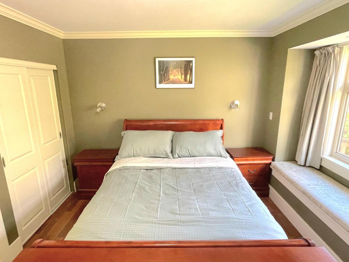 Elegant, Sunny Modern Home With Skylights - Kitsilano, וונקובר מראה חיצוני תמונה