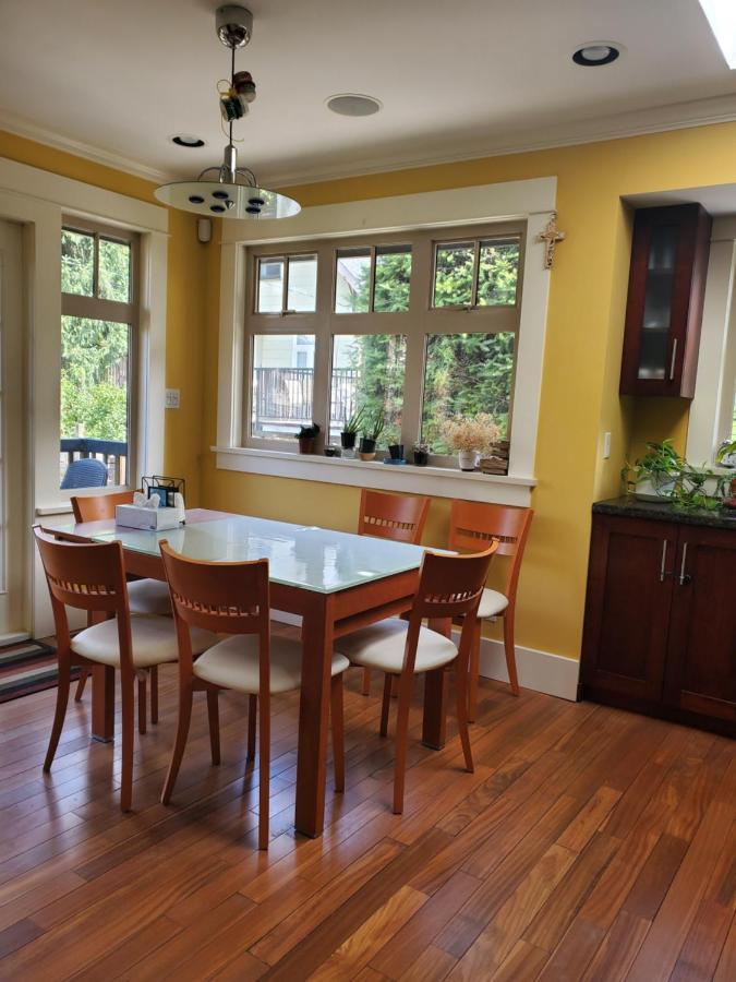 Elegant, Sunny Modern Home With Skylights - Kitsilano, וונקובר מראה חיצוני תמונה
