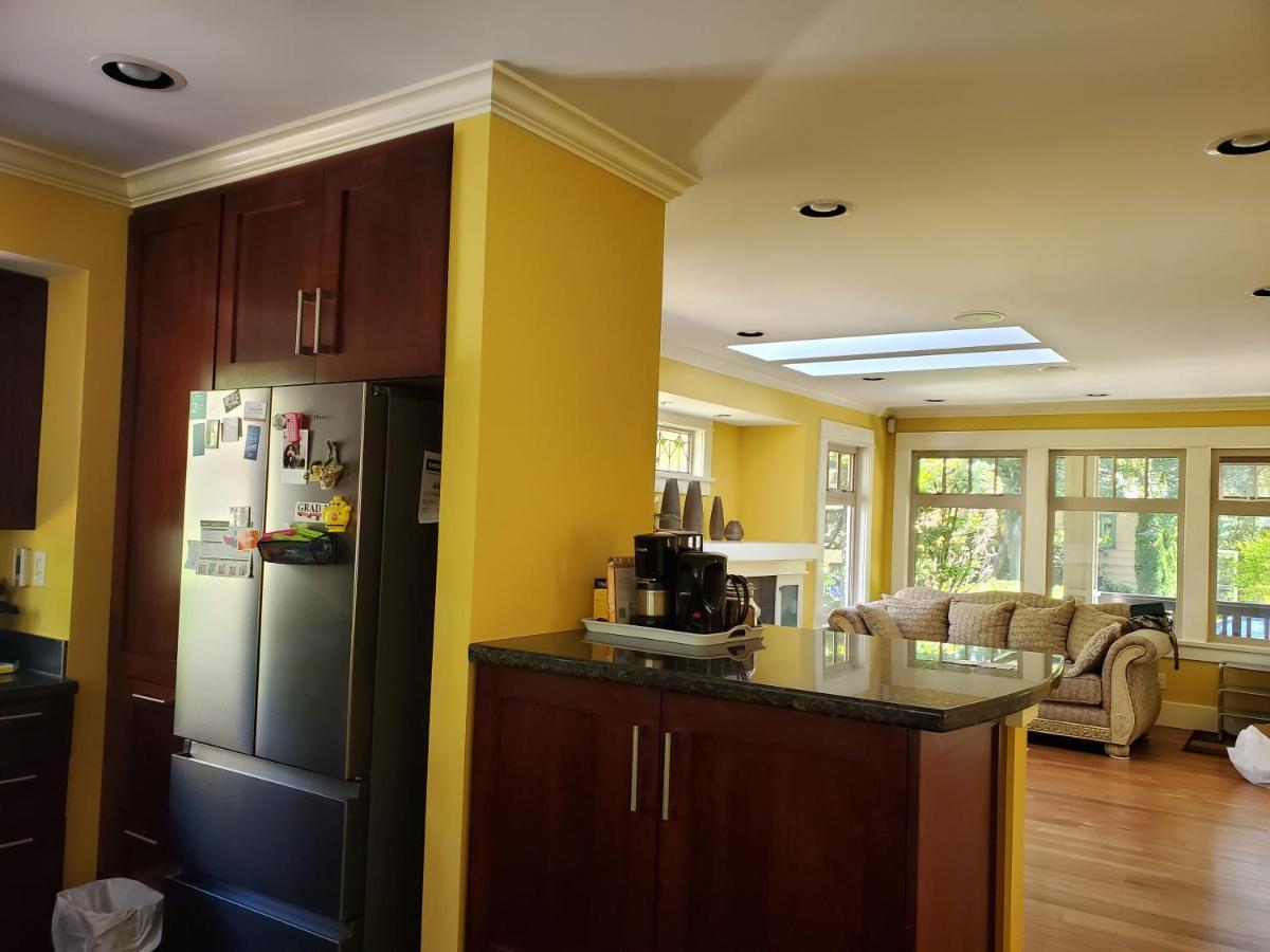 Elegant, Sunny Modern Home With Skylights - Kitsilano, וונקובר מראה חיצוני תמונה